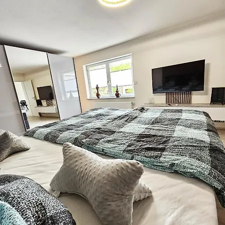 Moderne Ferienwohnung Im Herzen Von Bad Waldsee Exterior photo